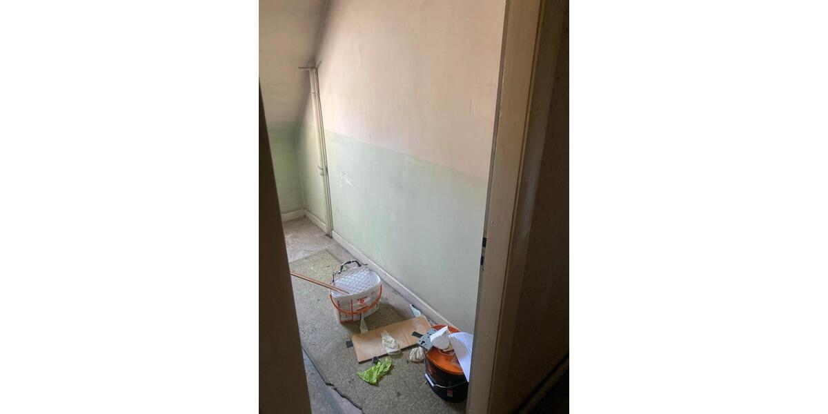 Dachgeschoßwohnung Aachen Aachen-Mitte - 6 Zimmer, 140 m&sup2;, 140.000&euro; | Angebot:26826768
