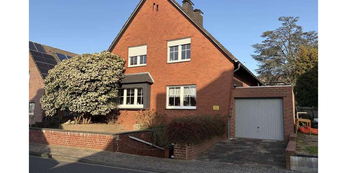 Einfamilienhaus Übach-Palenberg Palenberg - 8 Zimmer, 119 m&sup2;, 278.000&euro; | Angebot:25625388