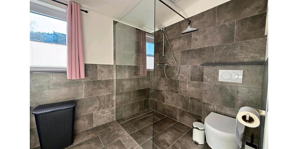 Etagenwohnung Simmerath - 14 Zimmer, 310 m&sup2;, 12.345&euro; | Angebot:26294793