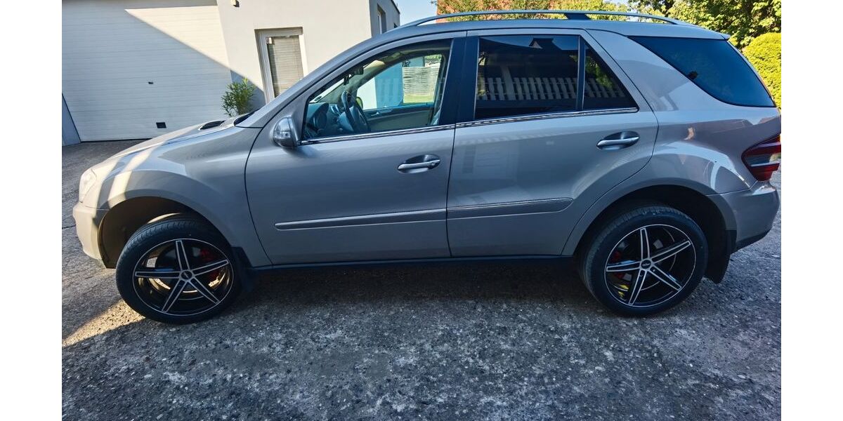 Mercedes-Benz ML 320 292.000 km 6.999 &euro; Düren 52353