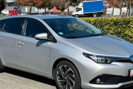 Toyota Auris 134.293 km 10.990 &euro; Alsdorf - Aachen 52477