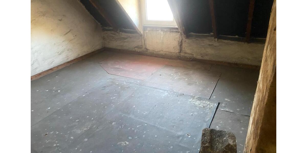 Dachgeschoßwohnung Aachen Aachen-Mitte - 6 Zimmer, 140 m&sup2;, 140.000&euro; | Angebot:26826768
