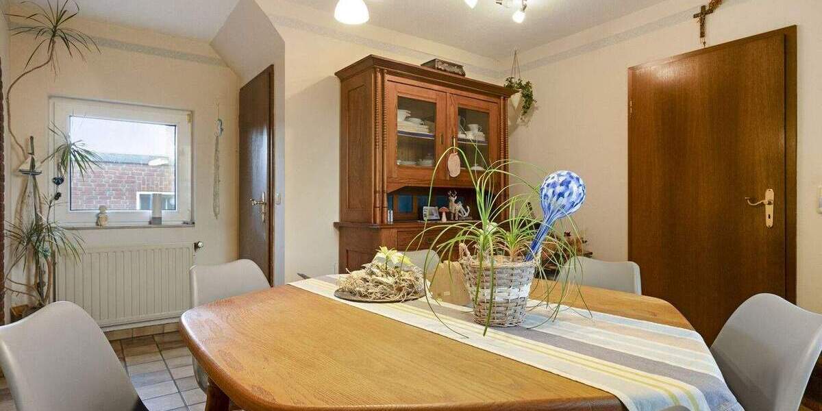 Einfamilienhaus Gangelt / Stahe Stahe - 8 Zimmer, 225 m&sup2;, 325.000&euro; | Angebot:25746547