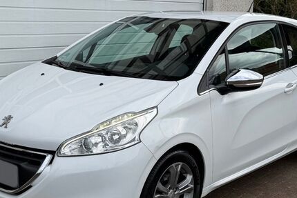 Peugeot 208 122.160 km 4.990 &euro; Nideggen 52385