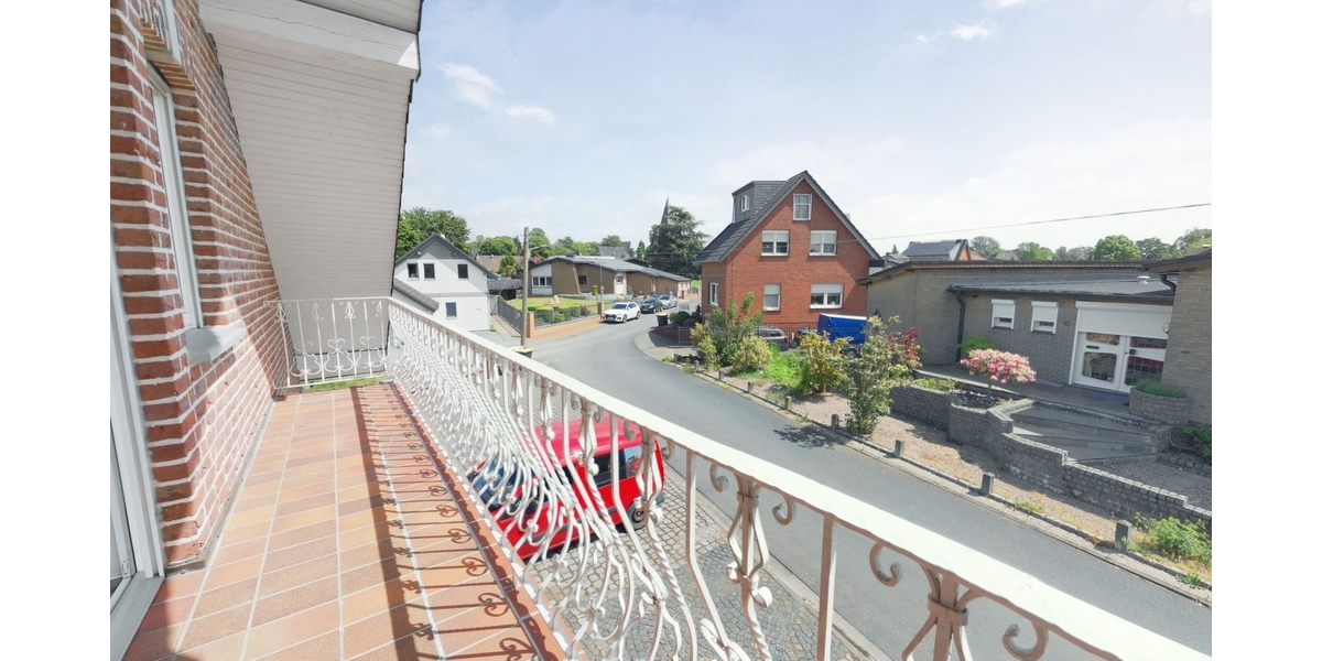 3D: Familienglück in ruhiger Lage - Sehr gepflegtes Einfamilienhaus mit Kamin, Balkon und viel Platz - Reihenendhaus Gangelt | Angebot:26748668