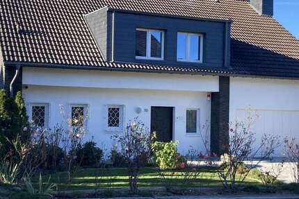 Haus Stolberg (Rheinland) - 8 Zimmer, 280 m&sup2;, 649.000&euro; | Angebot:26071111