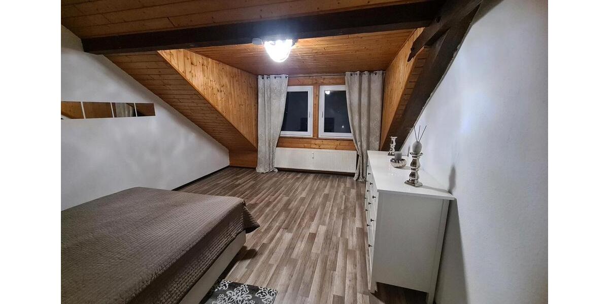 Dachgeschoßwohnung Düren Distelrath - 3 Zimmer, 86 m&sup2;, 670&euro; | Angebot:26577541