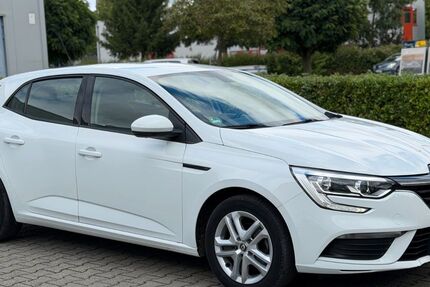 Renault Megane 112.301 km 8.750 &euro; Alsdorf 52477