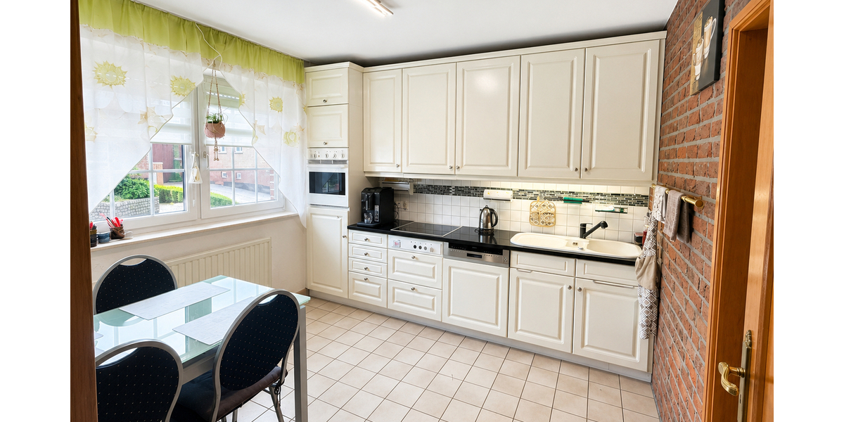 3D: Familienglück in ruhiger Lage - Sehr gepflegtes Einfamilienhaus mit Kamin, Balkon und viel Platz - Reihenendhaus Gangelt | Angebot:26748668