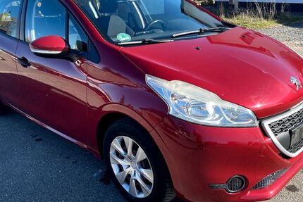 Peugeot 208 193.056 km 1.990 &euro; Hürtgenwald OT Vossenack 52393