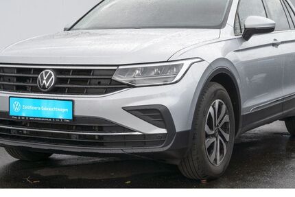 VW Tiguan 33.337 km 27.330 &euro; Geilenkirchen 52511