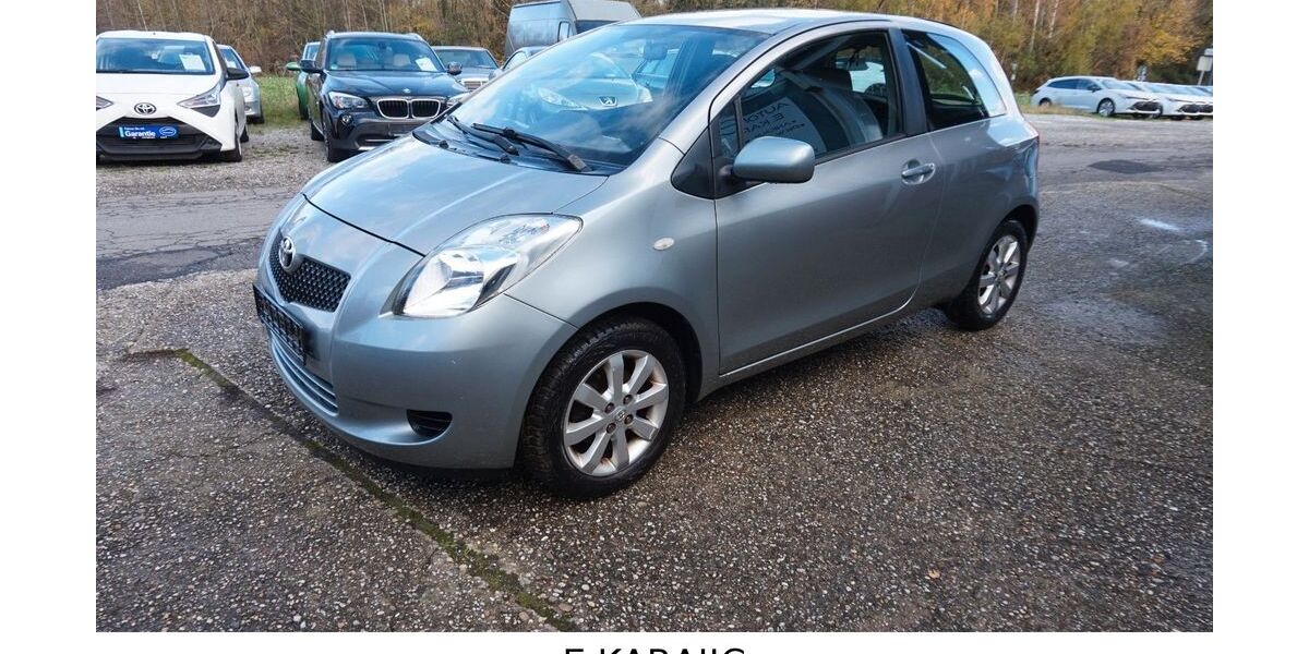 Toyota Yaris 169.000 km 2.750 &euro; ESCHWEILER - KINZWEILER 52249