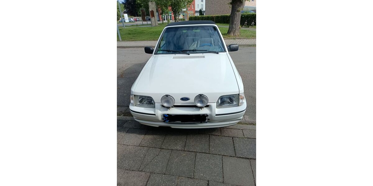 Ford Escort 24.900 km 2.999 &euro; Hückelhoven 41836