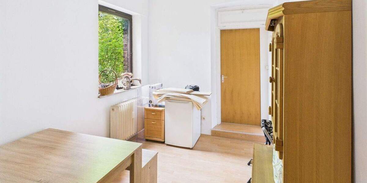 Mehrfamilienhaus, Wohnhaus Hückelhoven Brachelen - 9 Zimmer, 200 m&sup2;, 239.000&euro; | Angebot:25662076