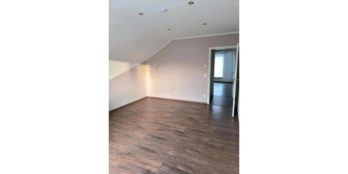Etagenwohnung Erkelenz - 3 Zimmer, 74 m&sup2;, 1.100&euro; | Angebot:26688753