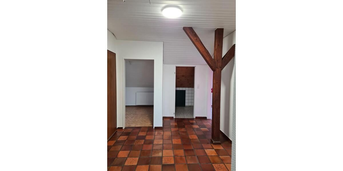 Dachgeschoßwohnung Eschweiler - 2.5 Zimmer, 67 m&sup2;, 420&euro; | Angebot:26586389