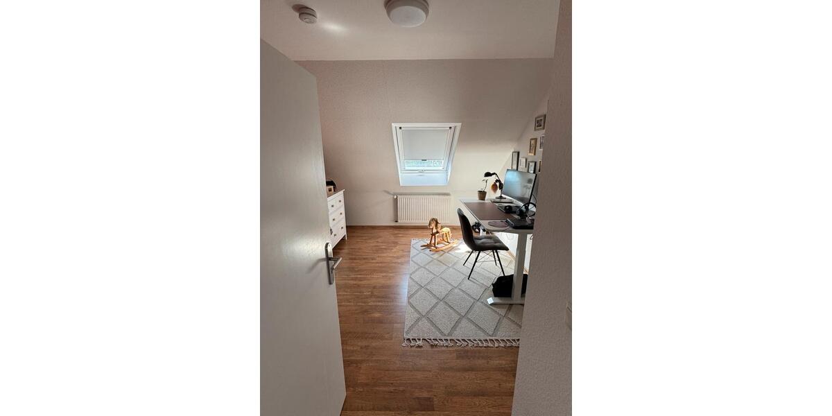 Dachgeschoßwohnung Düren Mariaweiler-Hoven - 3 Zimmer, 71 m&sup2;, 192.000&euro; | Angebot:27114755