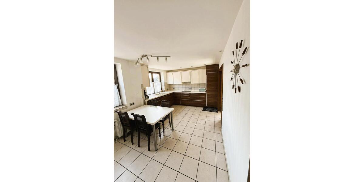 Einfamilienhaus Hückelhoven - 7 Zimmer, 210 m&sup2;, 490.000&euro; | Angebot:25992369