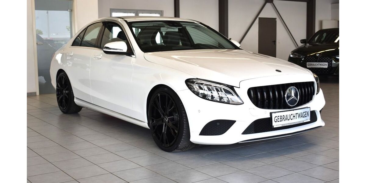 Mercedes-Benz C 180 68.000 km 21.899 &euro; Düren 52351