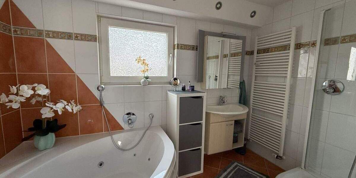 Mehrfamilienhaus, Wohnhaus Simmerath / Kesternich Kesternich - 8 Zimmer, 220 m&sup2;, 399.000&euro; | Angebot:25837229