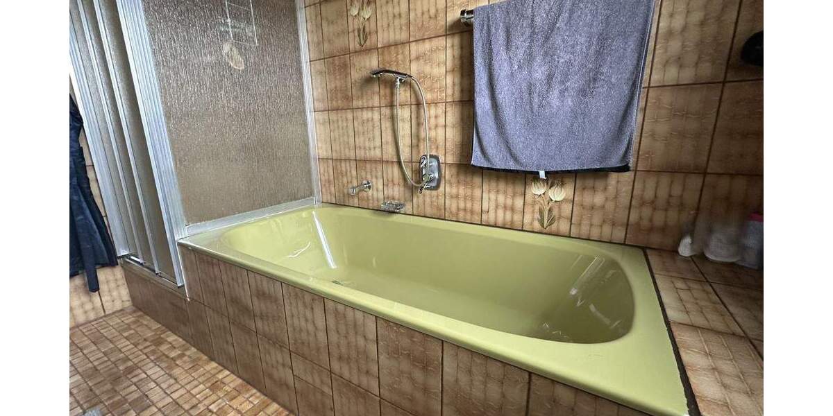 Mehrfamilienhaus, Wohnhaus Niederzier - 8 Zimmer, 274 m&sup2;, 415.000&euro; | Angebot:25692153