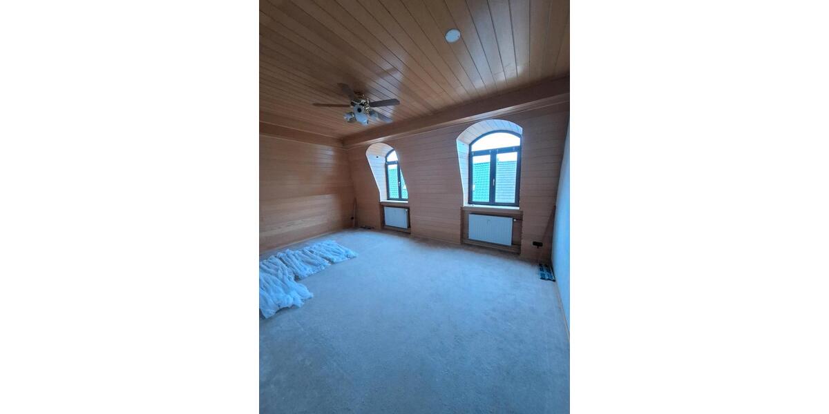 Dachgeschoßwohnung Geilenkirchen - 3 Zimmer, 123 m&sup2;, 990&euro; | Angebot:26504046
