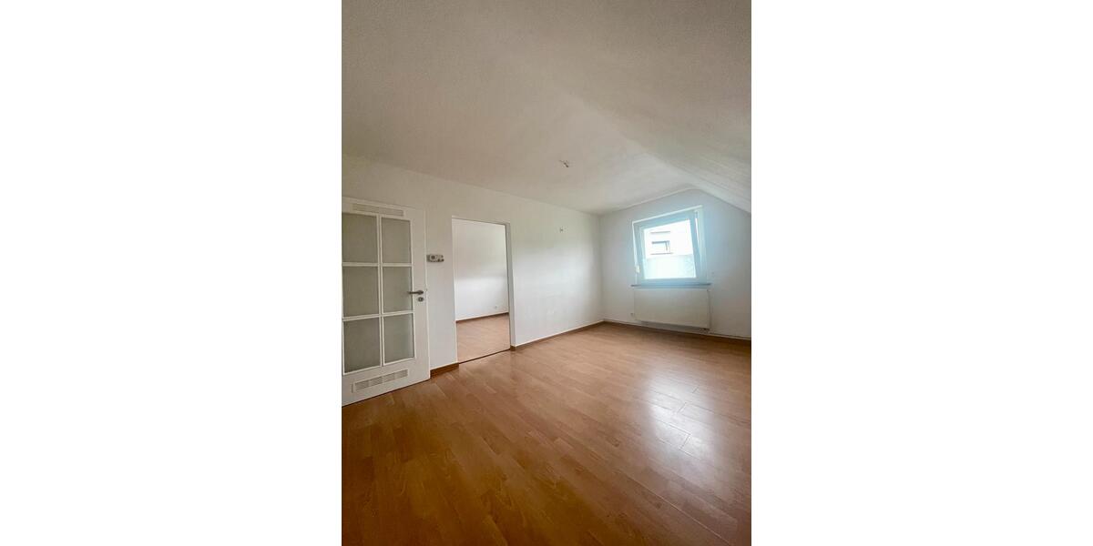 Dachgeschoßwohnung Stolberg (Rhld.) Büsbach - 2 Zimmer, 32 m&sup2;, 80.000&euro; | Angebot:26967536