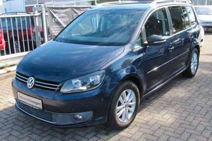 VW Touran 153.400 km 8.799 &euro; Düren 52353