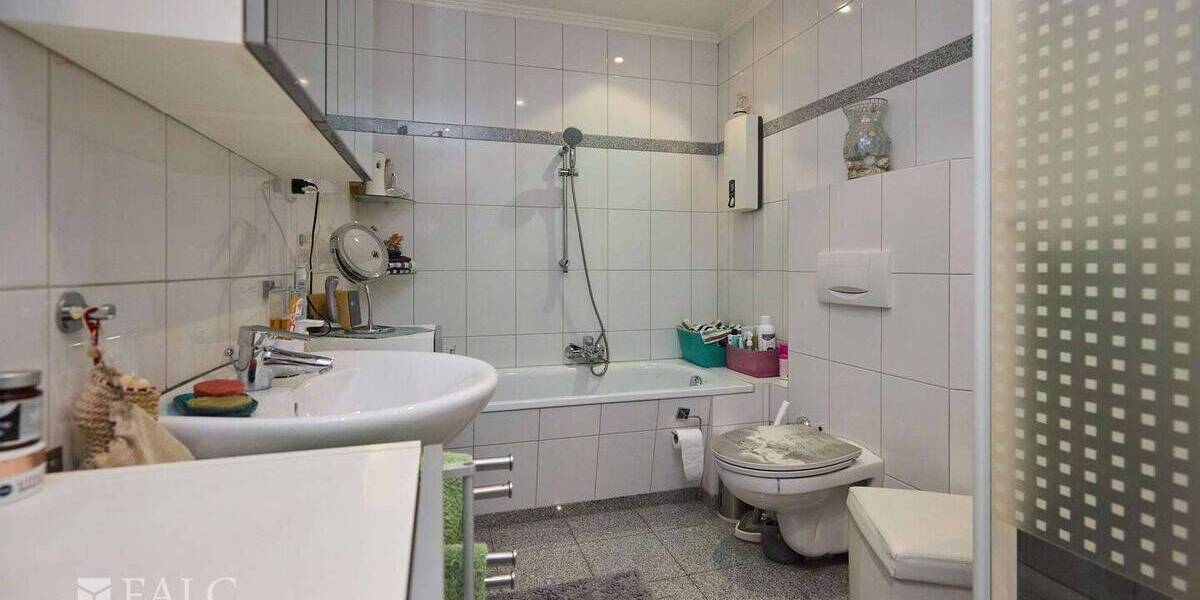 Doppelhaushälfte Herzogenrath Kohlscheid - 9 Zimmer, 238 m&sup2;, 589.000&euro; | Angebot:25958533