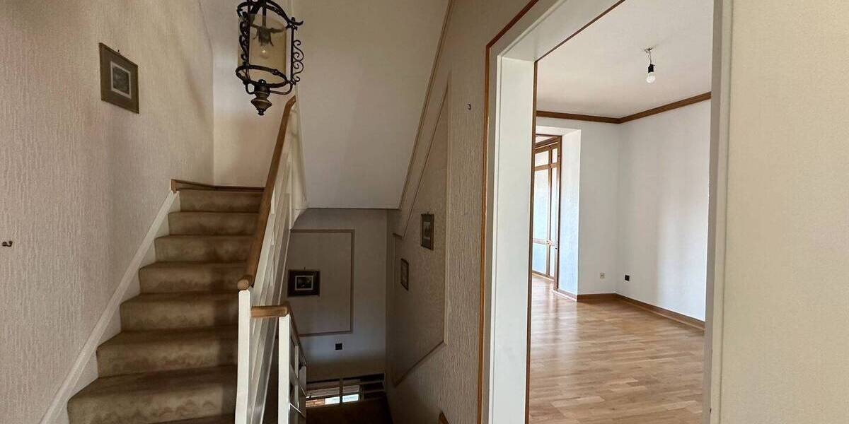 Einfamilienhaus Düren Gürzenich - 7 Zimmer, 178 m&sup2;, 355.000&euro; | Angebot:26190016