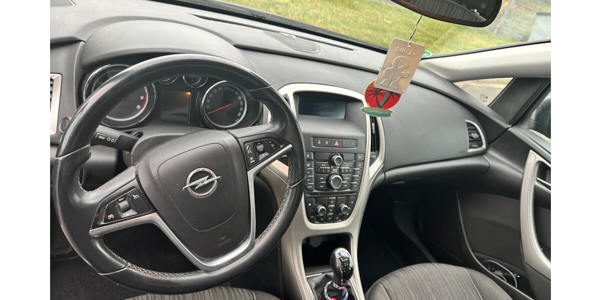 Opel opel astra j 192.570 km 3.260 &euro; Heimbach 52396