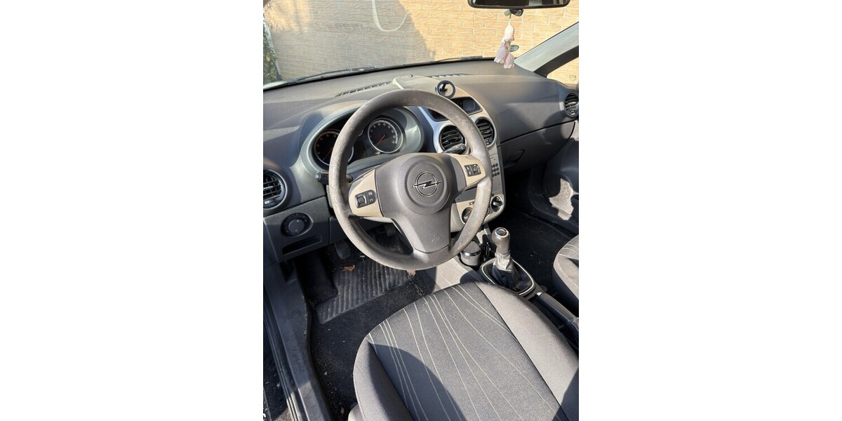 Opel Corsa D 155.000 km 2.420 &euro; Heinsberg 52525