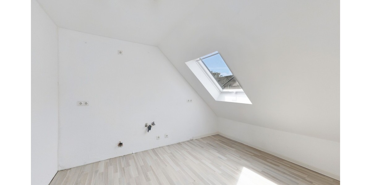 Stolberg-Breinig – Dachgeschoss mit Attitüde. Sofort bezugsfrei. - Dachgeschoßwohnung Stolberg (Rheinland) / Breinig Breinig | Angebot:27289083