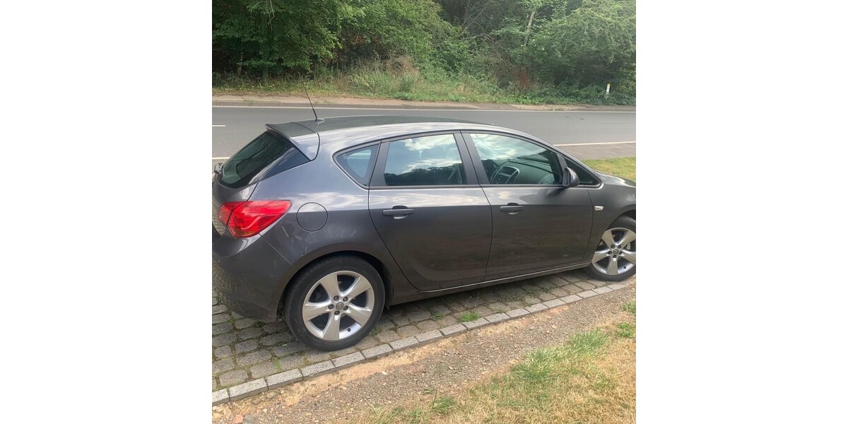 Opel opel astra j 192.570 km 3.260 &euro; Heimbach 52396