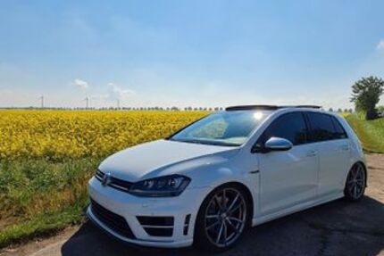 VW Golf 98.000 km 21.999 &euro; Düren 52353