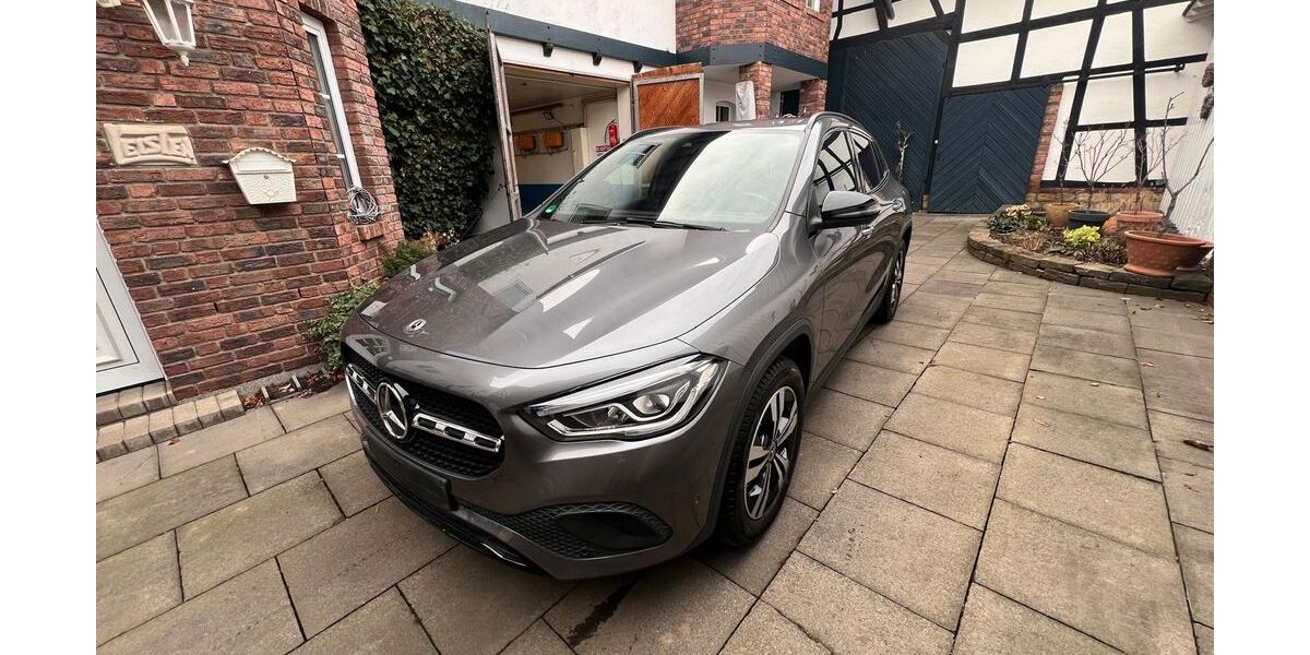 Mercedes-Benz GLA 200 100.000 km 22.500 &euro; Heimbach 52396