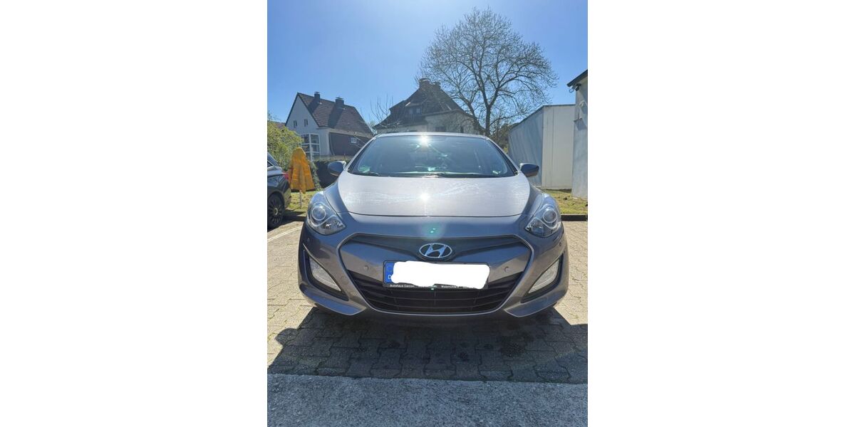 Hyundai i30 120.000 km 7.200 &euro; Aachen 52068