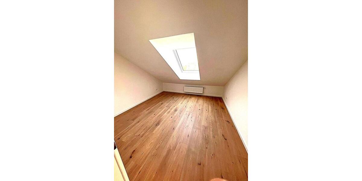 Dachgeschoßwohnung Düren - 3 Zimmer, 75 m&sup2;, 749&euro; | Angebot:25308637