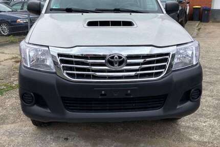 Toyota Hilux 265.000 km 12.900 &euro; Heinsberg 52525