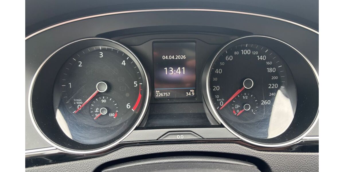 VW Passat Variant 226.700 km 12.300 &euro; Heinsberg 52525