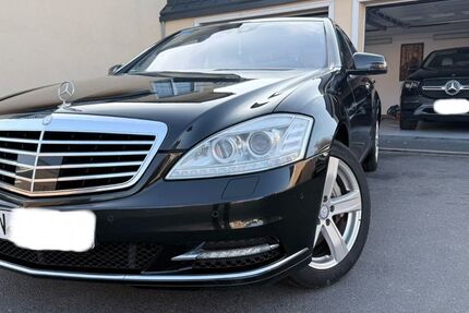Mercedes-Benz S 500 161.212 km 22.599 &euro; Düren 52351