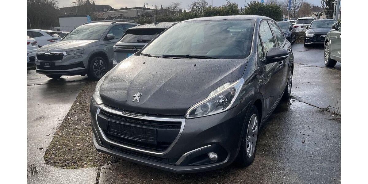 Peugeot 208 116.700 km 7.490 &euro; Aldenhoven 52457