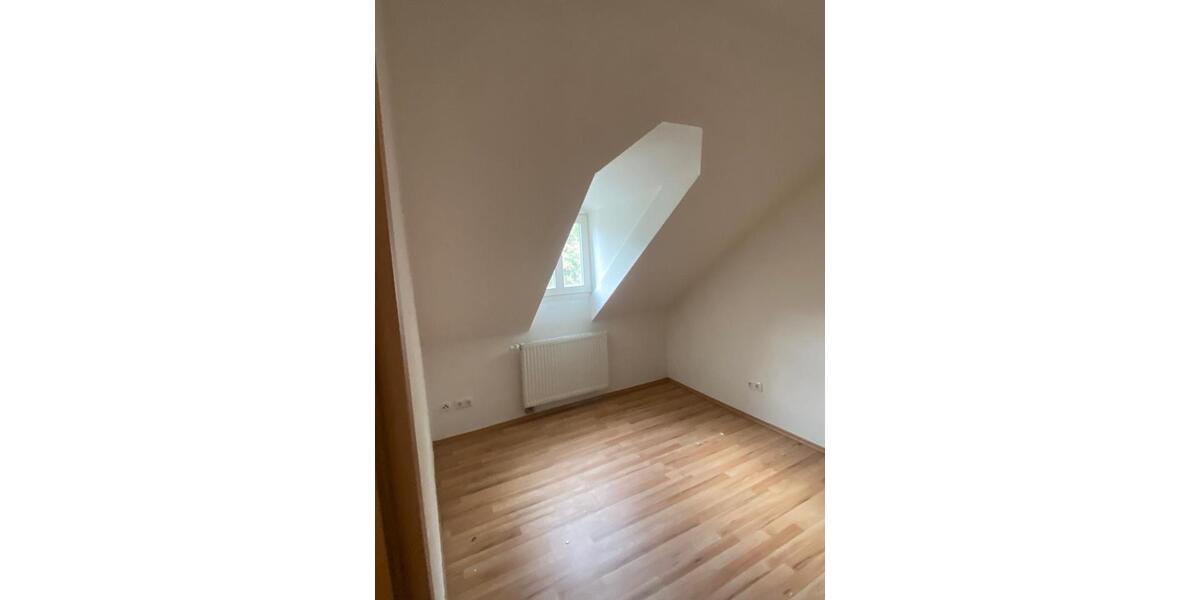 Dachgeschoßwohnung Stolberg (Rheinland) - 2.5 Zimmer, 50 m&sup2;, 570&euro; | Angebot:23762330