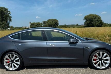 Tesla Model 3 88.129 km 24.500 &euro; Eschweiler 52249
