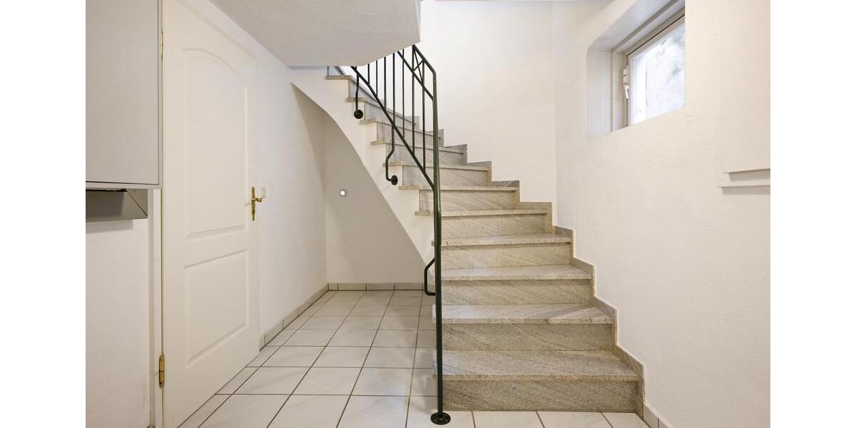 Einfamilienhaus Gangelt - 6 Zimmer, 220 m&sup2;, 2.400&euro; | Angebot:25160824