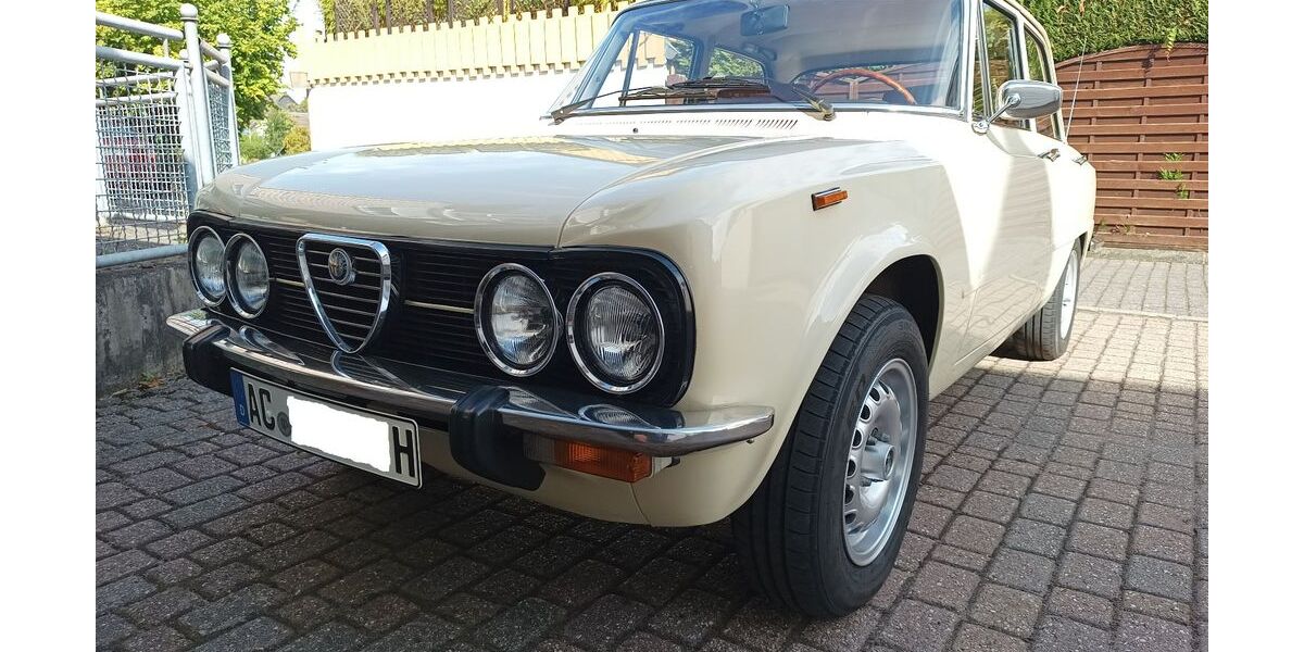 Alfa Romeo Giulia 65.000 km 21.500 &euro; Aachen 52078
