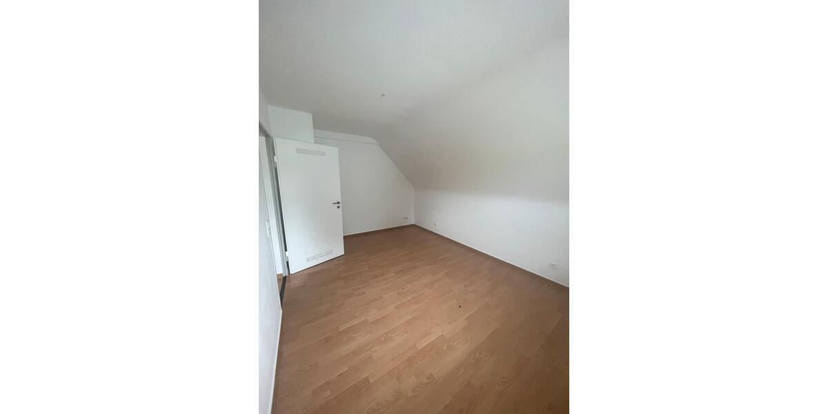 Dachgeschoßwohnung Stolberg (Rhld.) Büsbach - 2 Zimmer, 32 m&sup2;, 80.000&euro; | Angebot:26967536