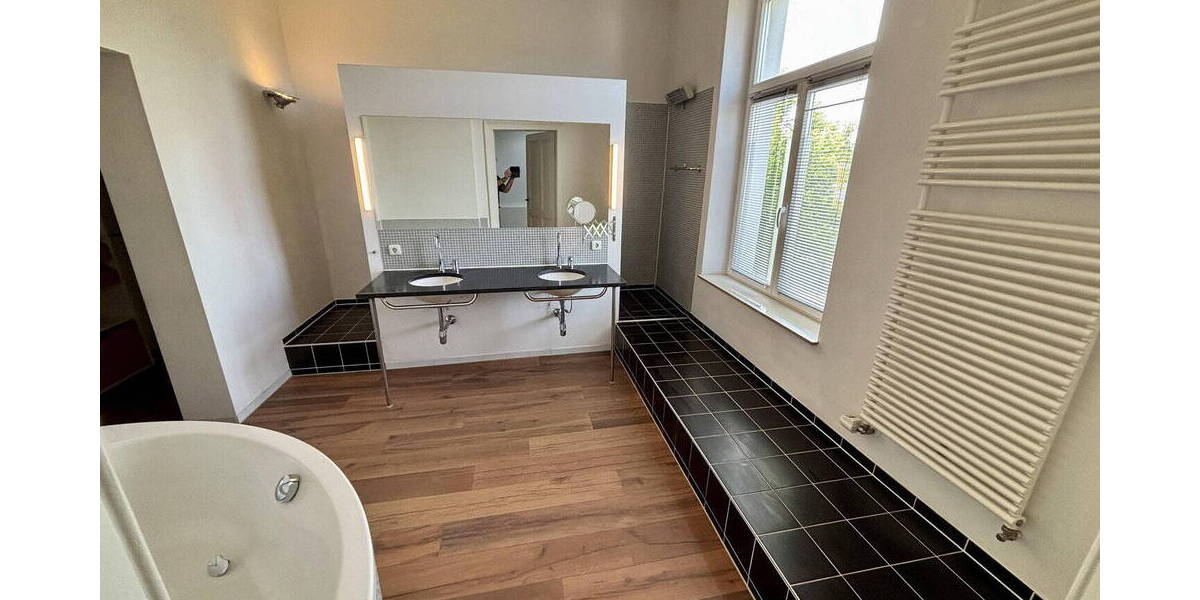 Etagenwohnung Aachen Aachen-Mitte - 4 Zimmer, 140 m&sup2;, 1.680&euro; | Angebot:26764524