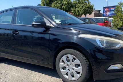 Hyundai i20 180.000 km 5.199 &euro; Düren 52353