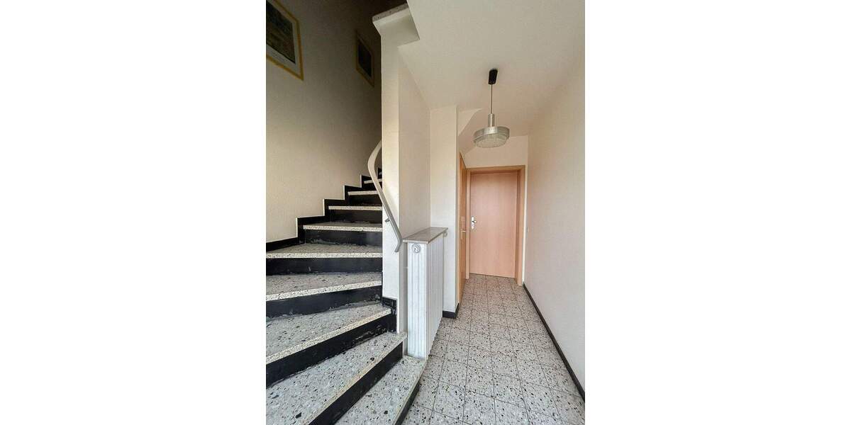 Mehrfamilienhaus, Wohnhaus Baesweiler / Loverich Loverich - 6 Zimmer, 143 m&sup2;, 379.000&euro; | Angebot:25687022